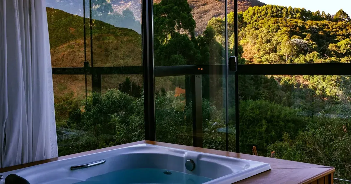 Hidromassagem com vista para o verde